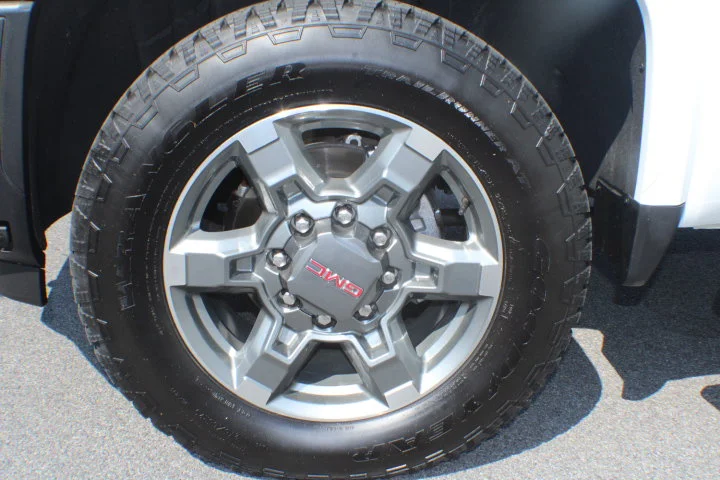Certified Used 2025 Summit White GMC SLT image 5