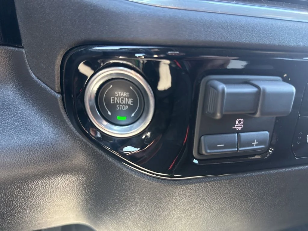 Used 2026 Sterling Metallic GMC Elevation image 24