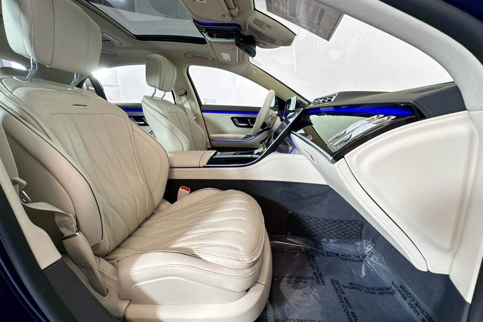 New 2026 MANUFAKTUR Signature Mystic Blue Metallic Mercedes-Benz AMG® S 63 E image 25