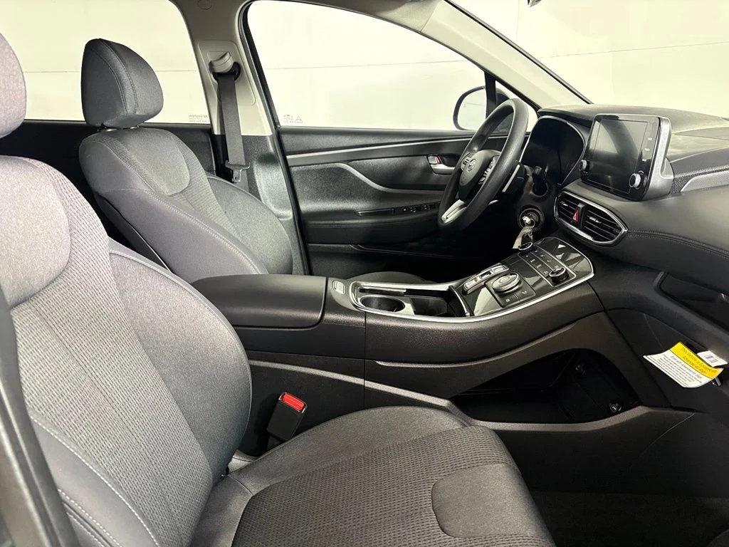 Used 2023 Black Hyundai SE image 14