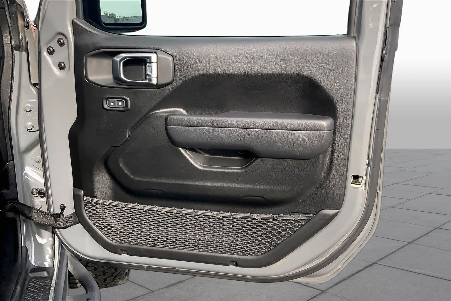 Used 2023 Sting-Gray Clearcoat Jeep Rubicon image 23