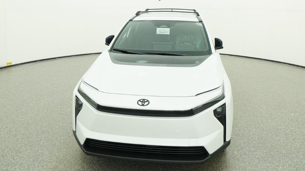 New 2026 WINDCHILL PEARL Toyota XLE image 74