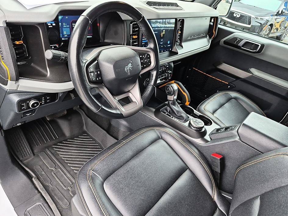 Used 2023 White Ford Badlands image 15