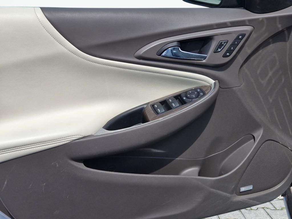 Used 2020 White Chevrolet Premier image 12