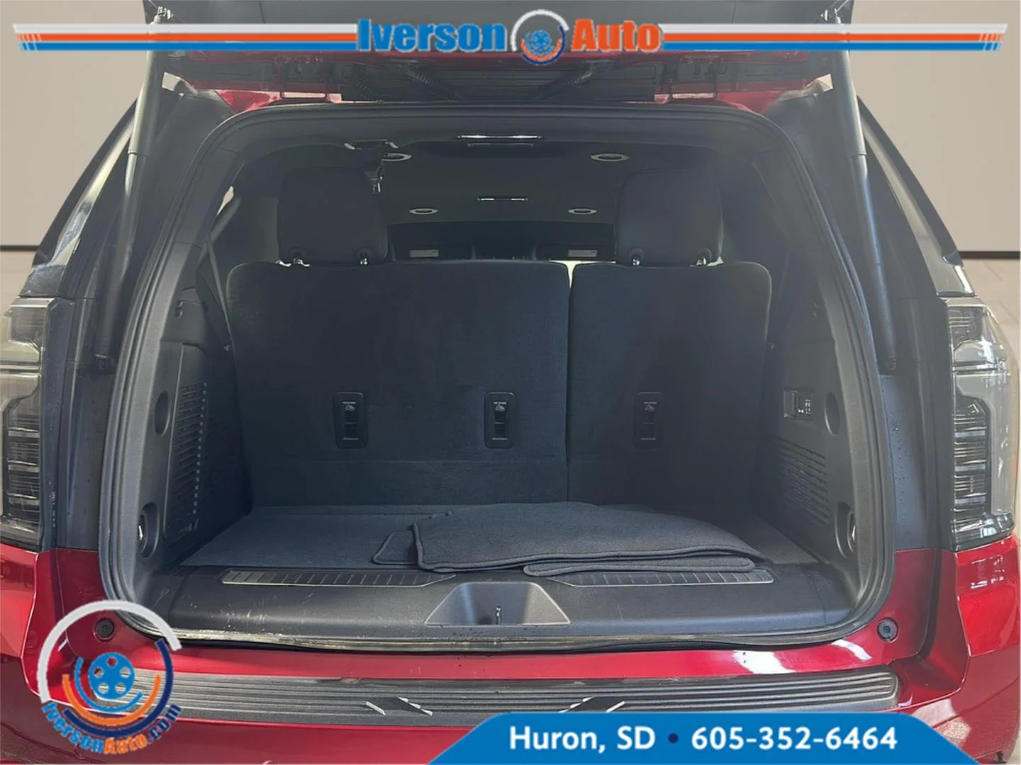 Used 2025 Radiant Red Tintcoat Chevrolet RST image 9