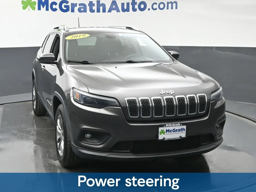 Used 2019 Gray Jeep Latitude Plus image 5