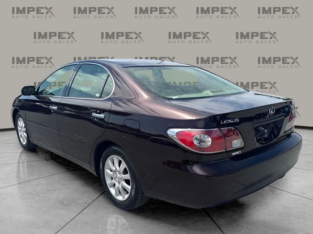 Used 2002 Red Lexus 300 image 3