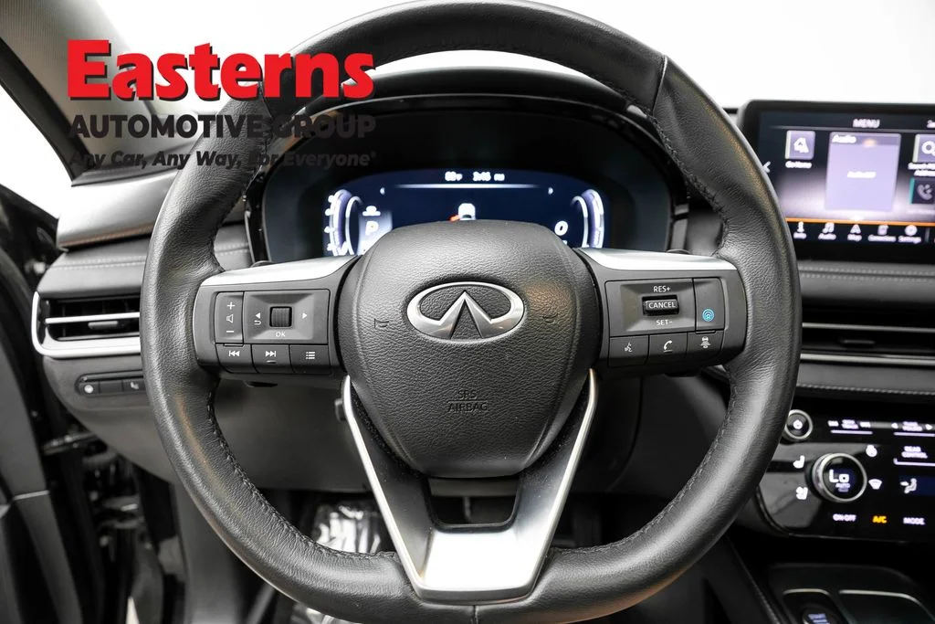 Used 2023 Black INFINITI LUXE image 10
