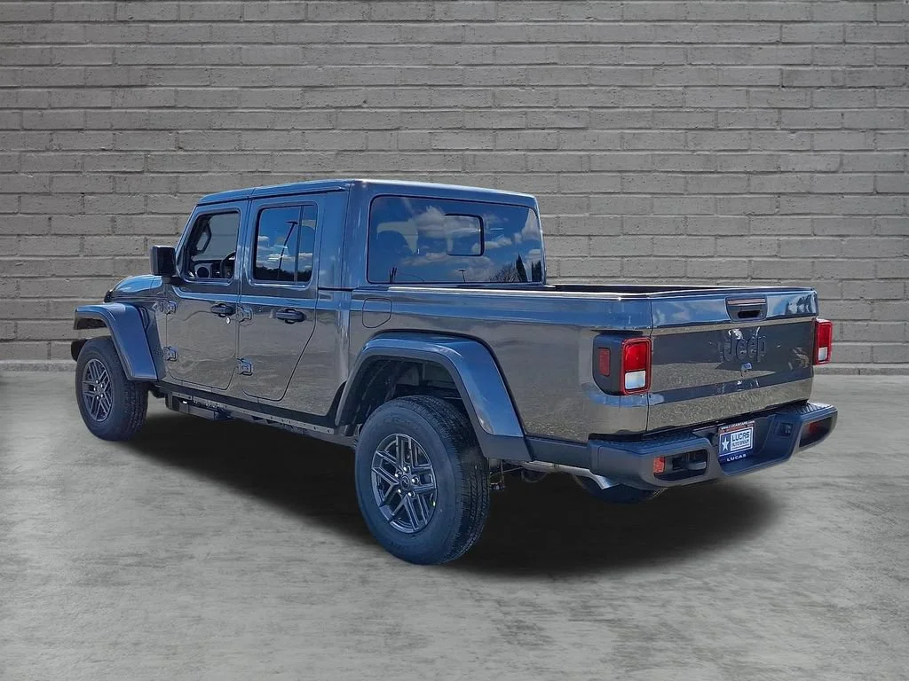 New 2026 Granite Crystal Metallic Clearcoat Jeep Sport S image 6