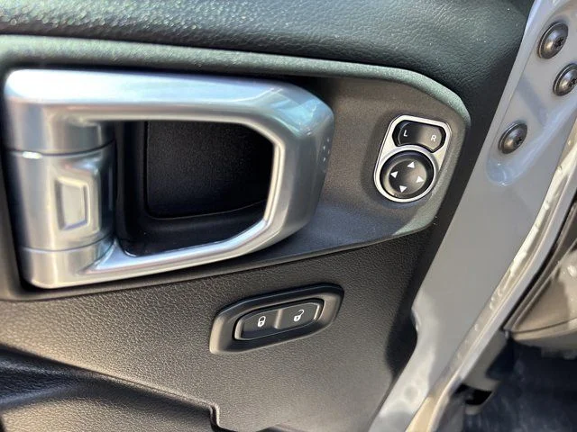 Used 2021 Gray Jeep Rubicon image 24