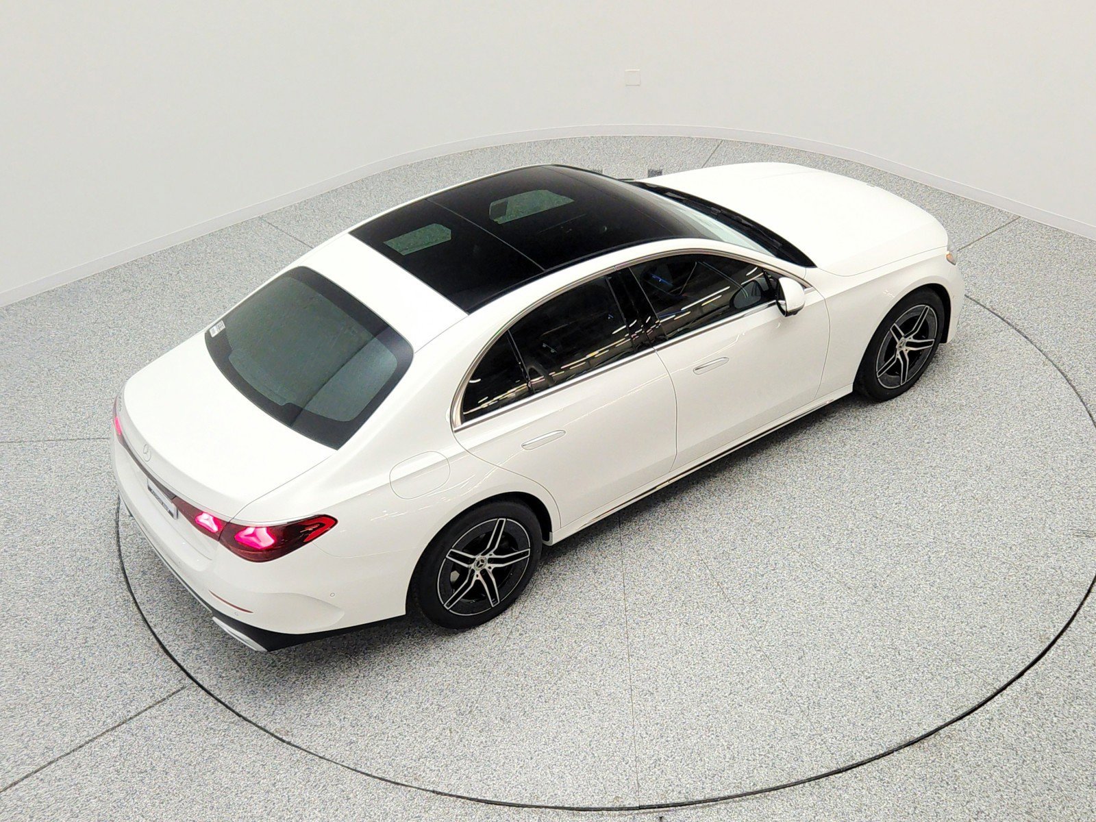 New 2026 Polar White Mercedes-Benz E 350 RWD Sedan image 49