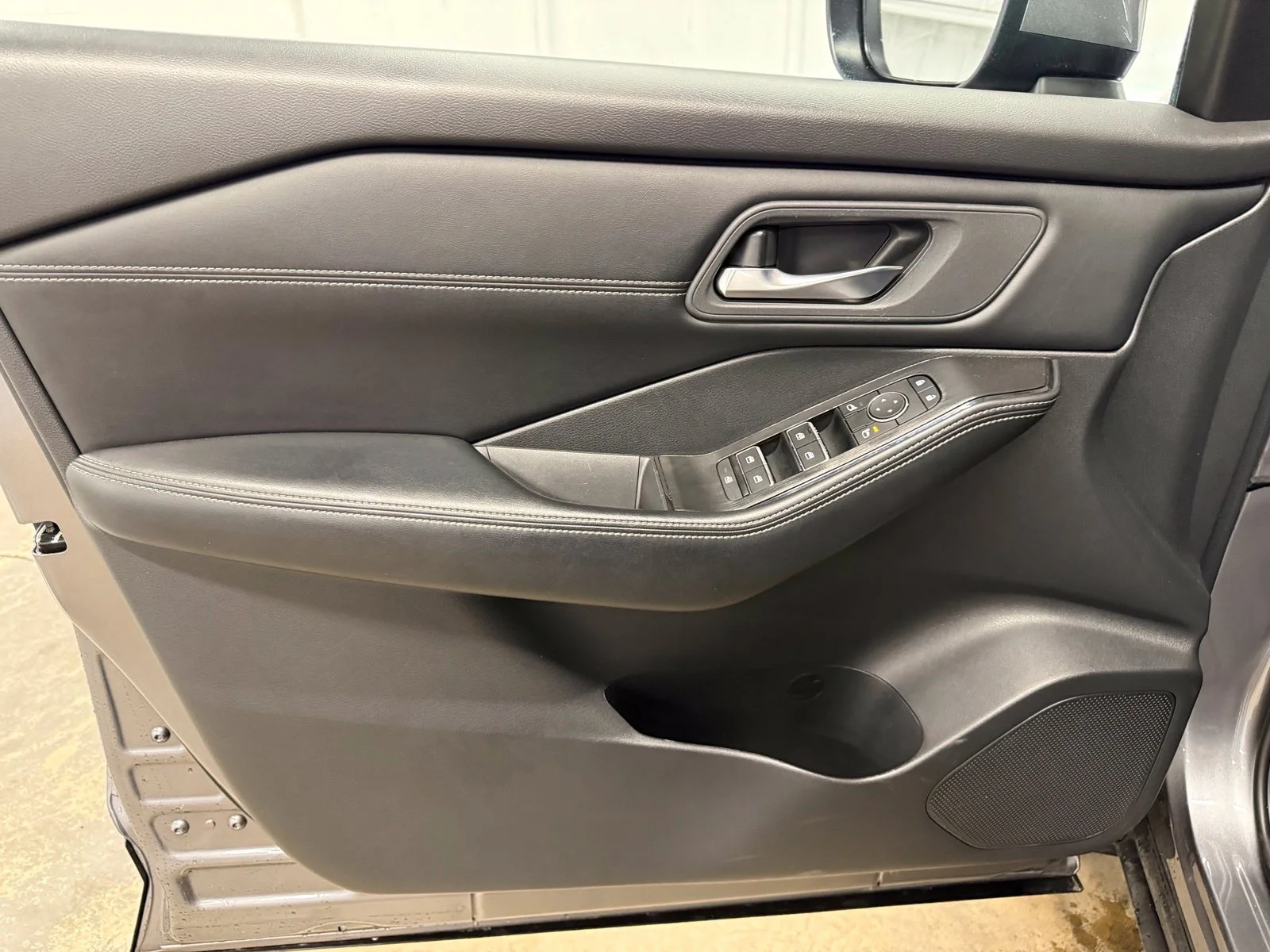 Used 2025 Gray Nissan SL image 21