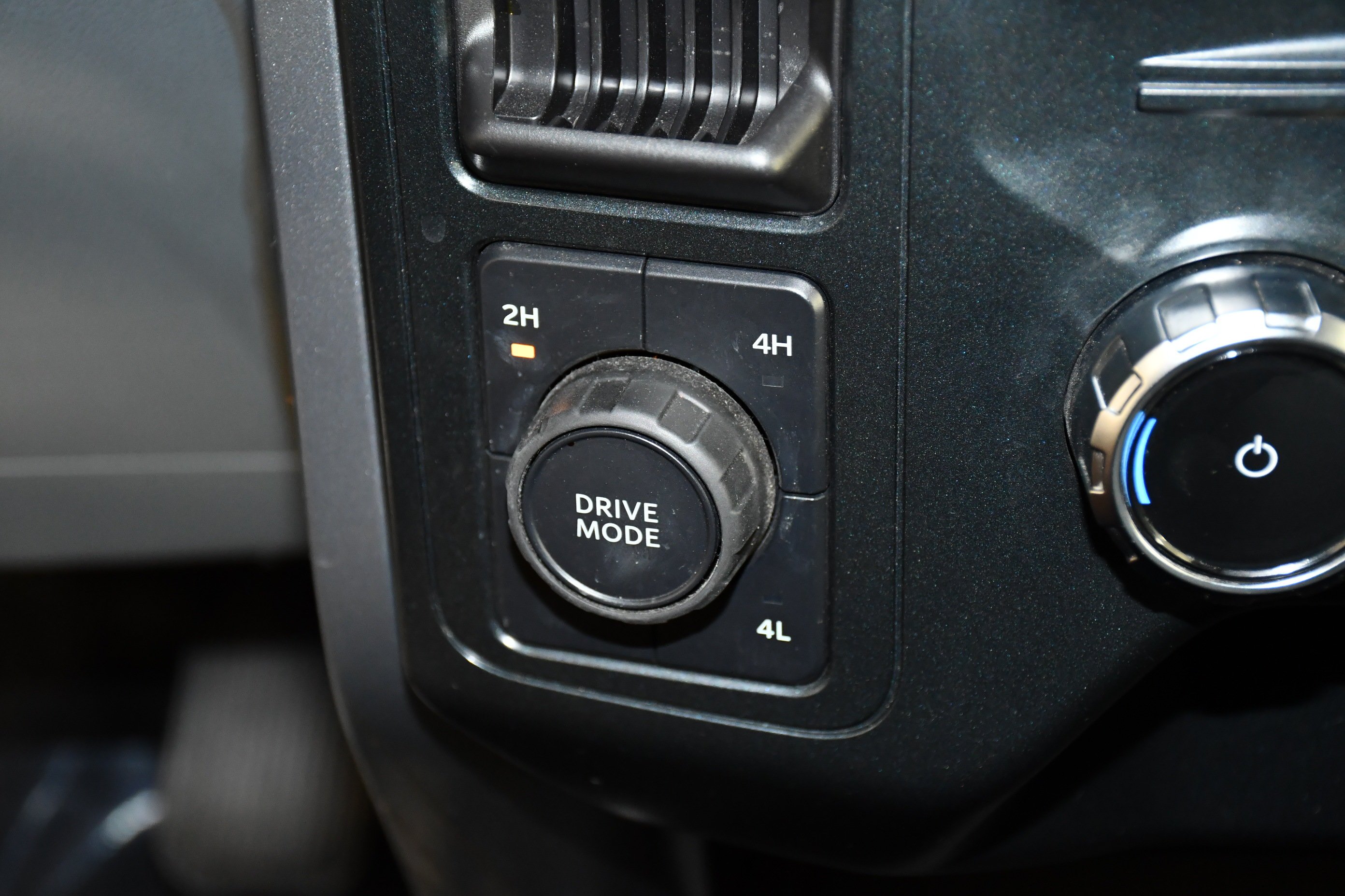 Used 2025 Black Metallic Ford XLT image 27