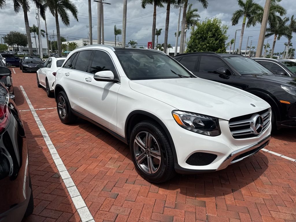Used 2019 White Mercedes-Benz GLC 300 image 1