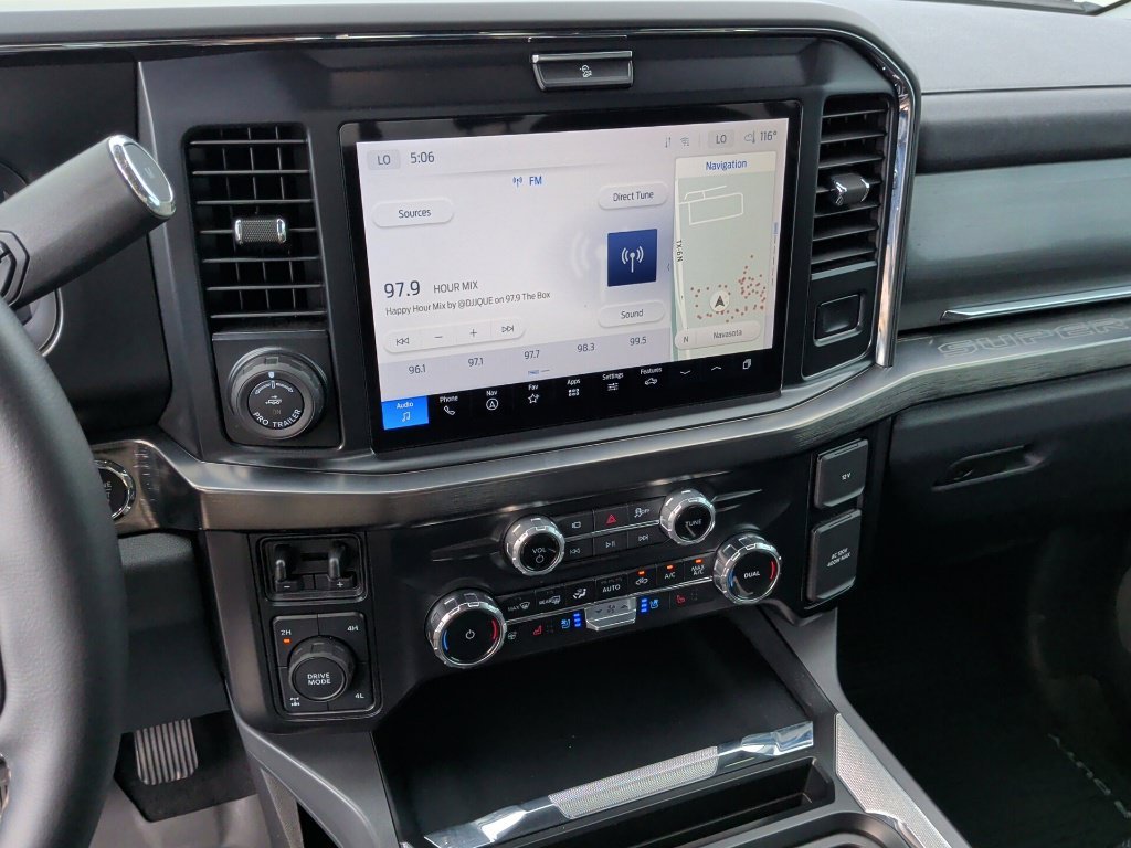 Used 2025 Agate Black Metallic Ford Lariat image 24