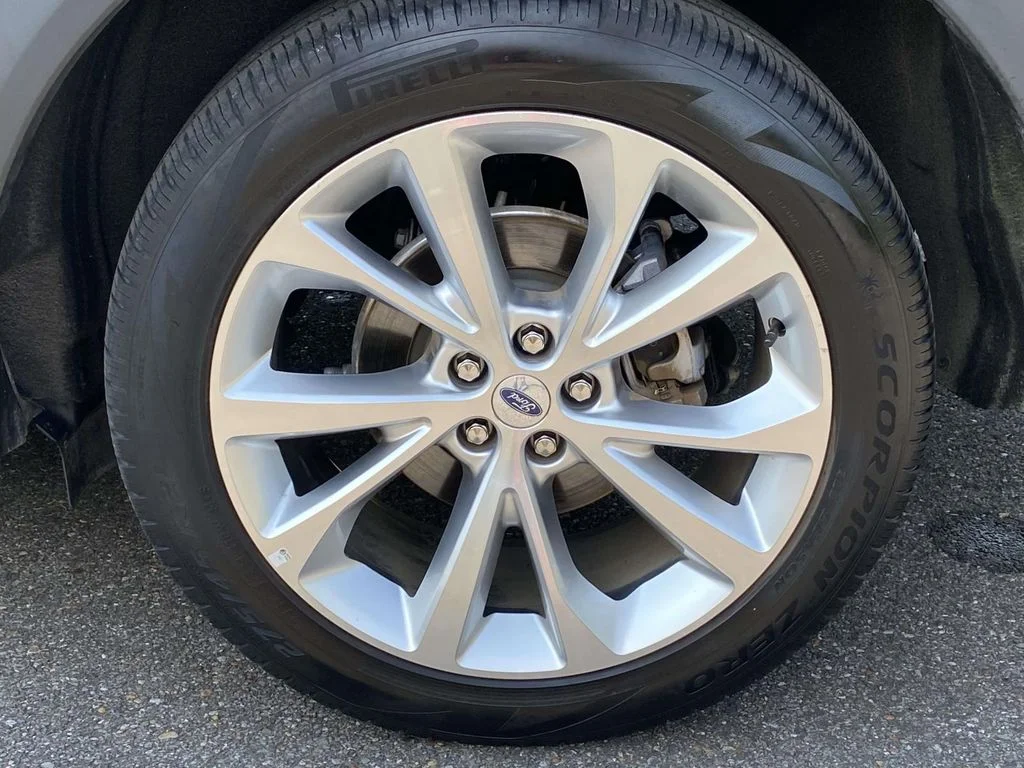 Used 2023 Agate Black Metallic Ford Platinum image 8