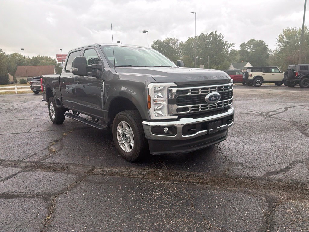 Used 2025 Gray Ford XLT image 8