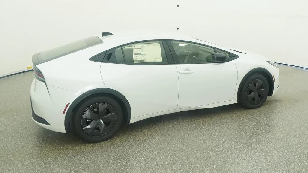 New 2027 Wind Chill Pearl Toyota LE image 16