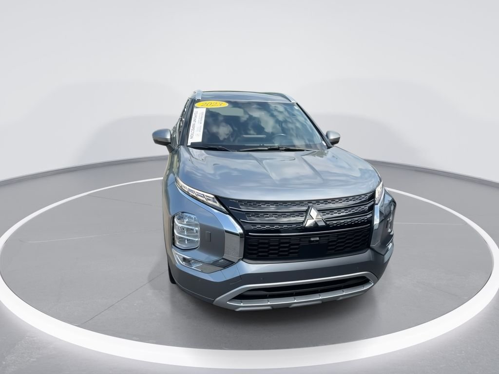 Certified Used 2023 Gray Mitsubishi SEL image 3