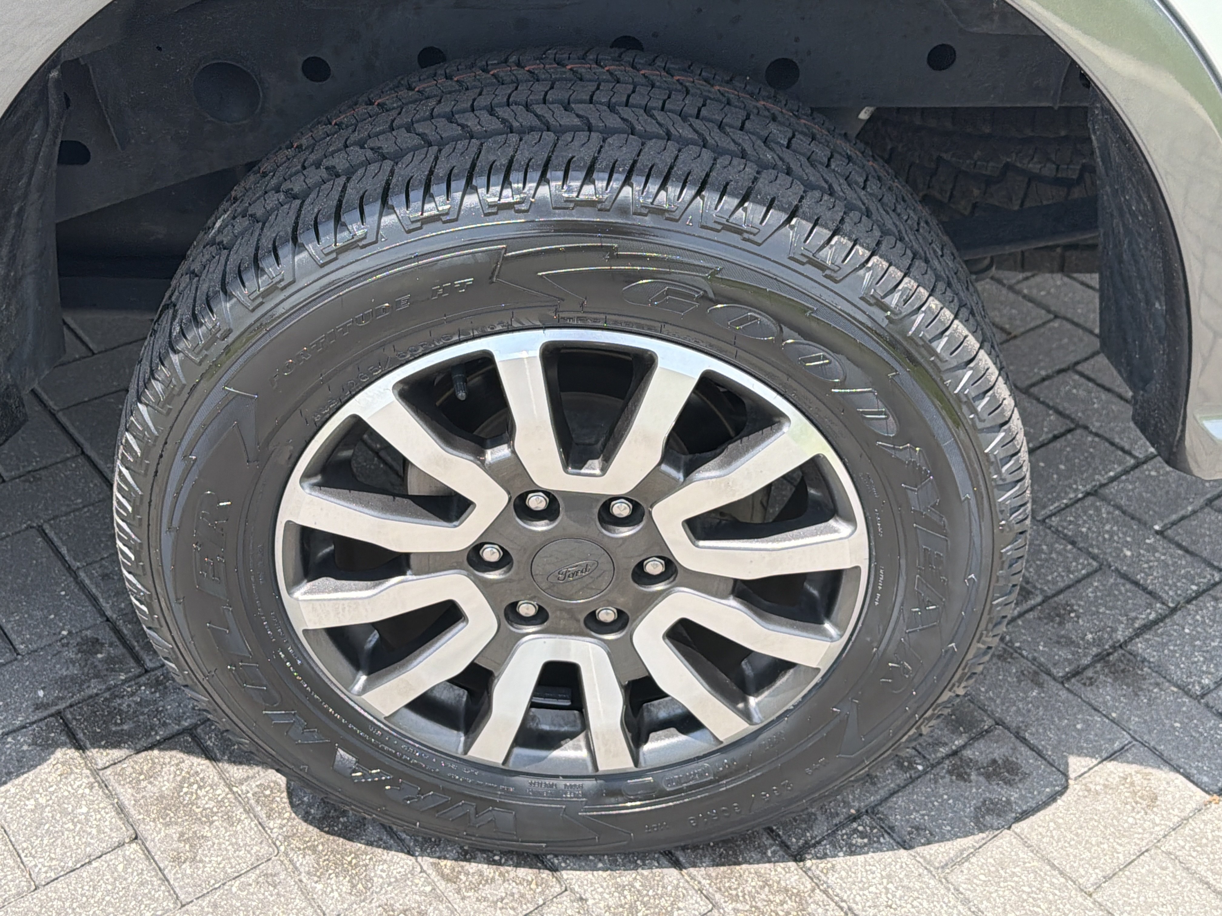 Used 2019 Ingot Silver Metallic Ford LARIAT image 34