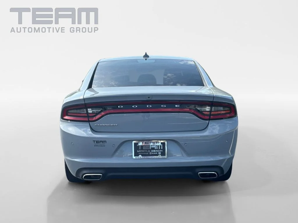 Used 2022 Gray Dodge SXT image 6