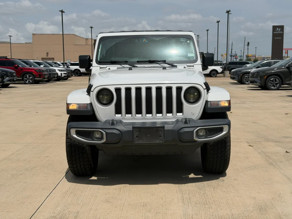 Used 2020 Bright White Clearcoat Jeep Sahara image 9