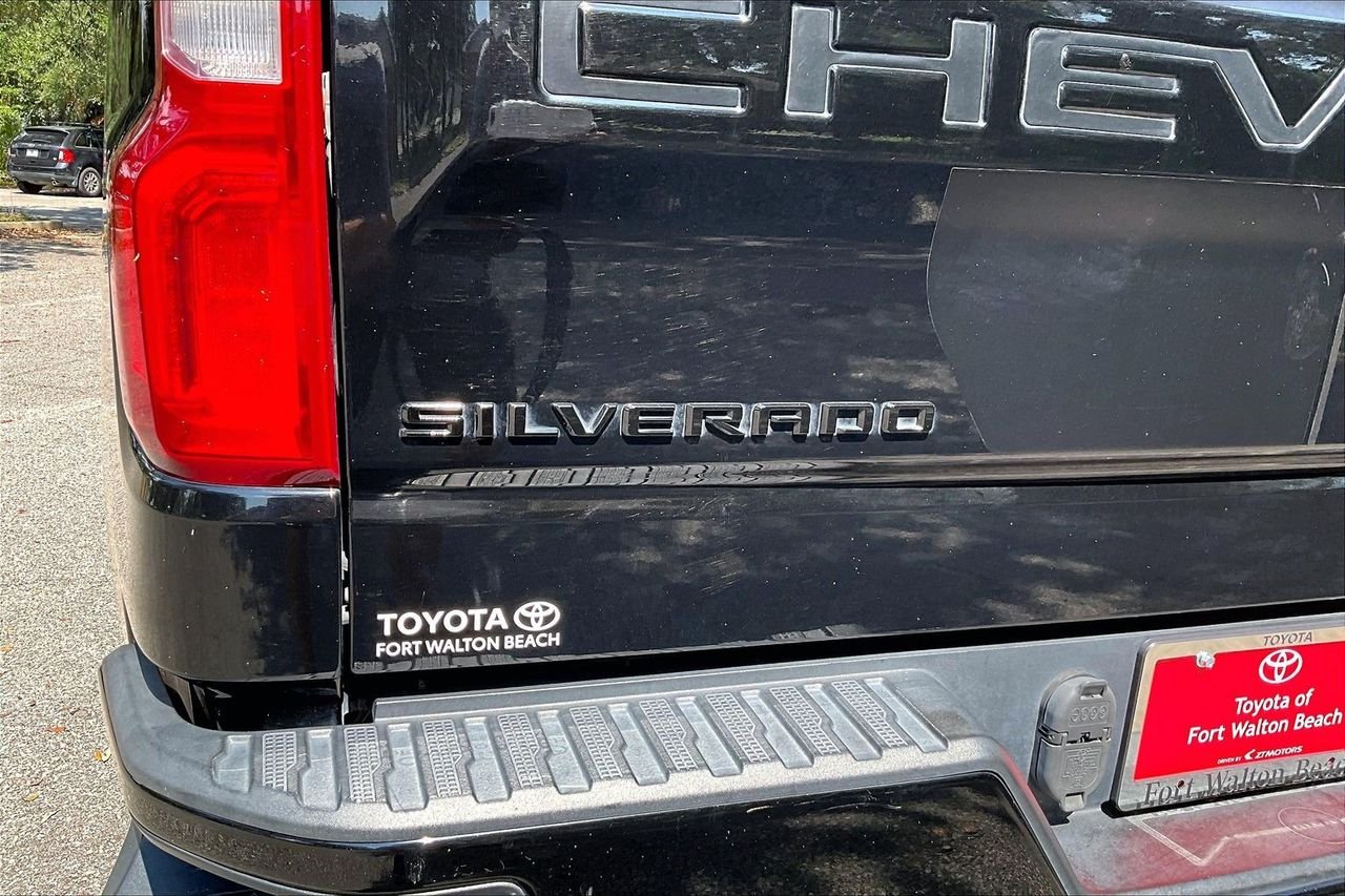 Used 2021 Black Chevrolet RST image 27