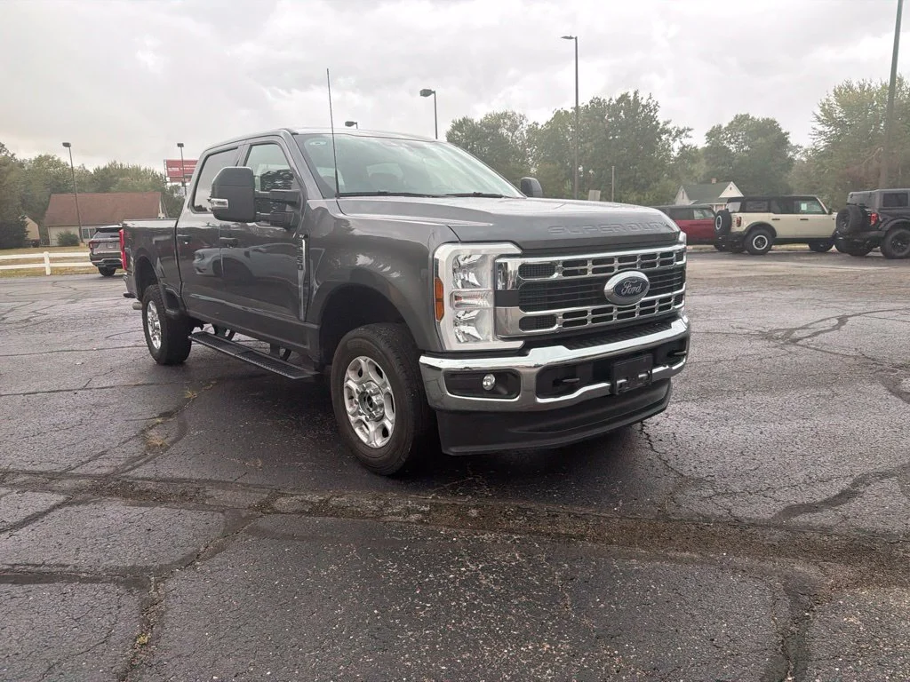 Used 2025 Gray Ford XLT image 8