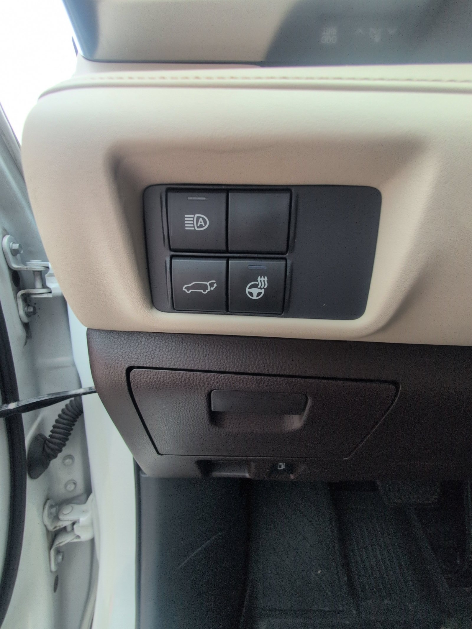 Used 2020 Blizzard Pearl Toyota Limited image 9