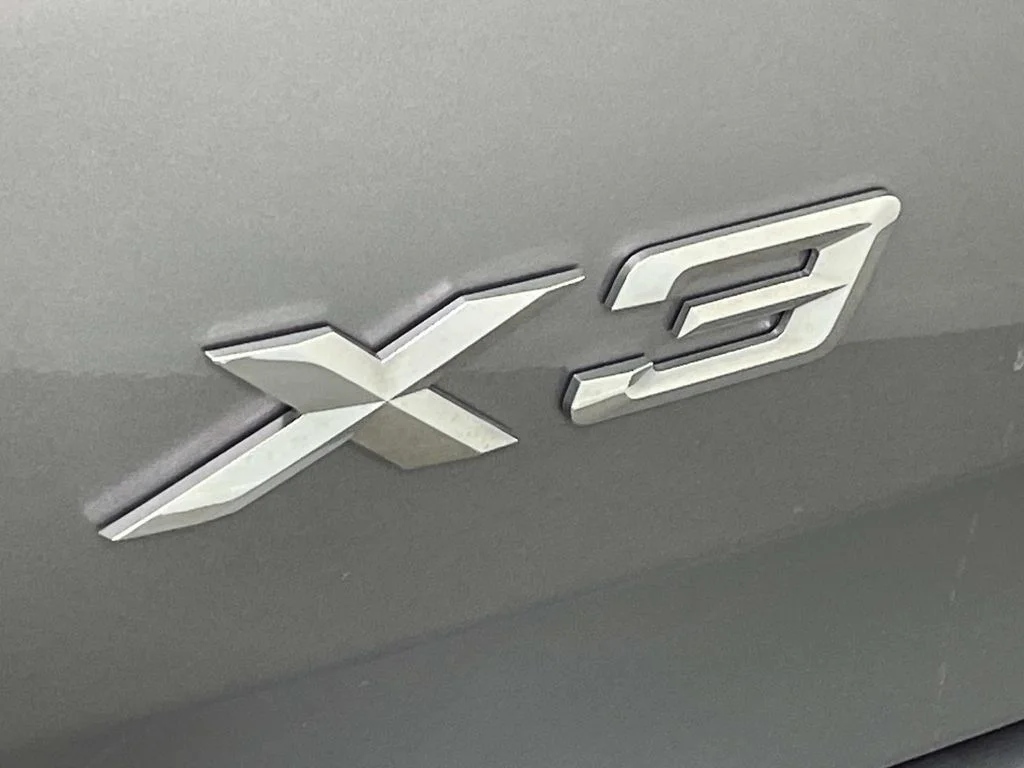 Used 2023 Gray BMW xDrive30i image 11