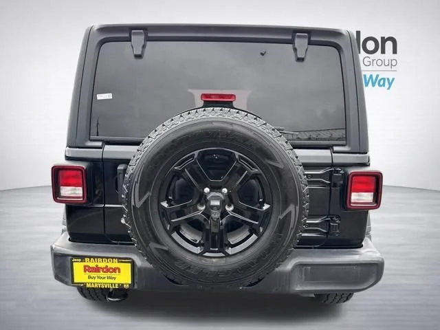 Used 2018 Black Clearcoat Jeep Sport S image 6