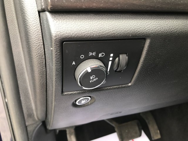 Used 2017 True Blue Pearlcoat Jeep Laredo image 14