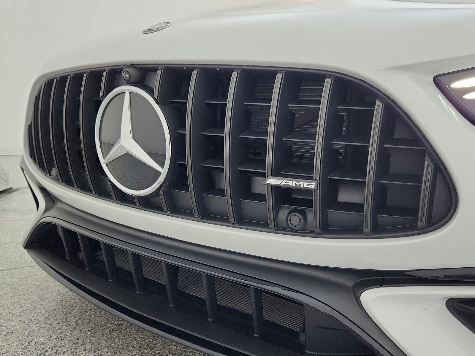 Certified Used 2024 MANUFAKTUR Moonlight White Metallic Mercedes-Benz AMG® CLE 53 image 31