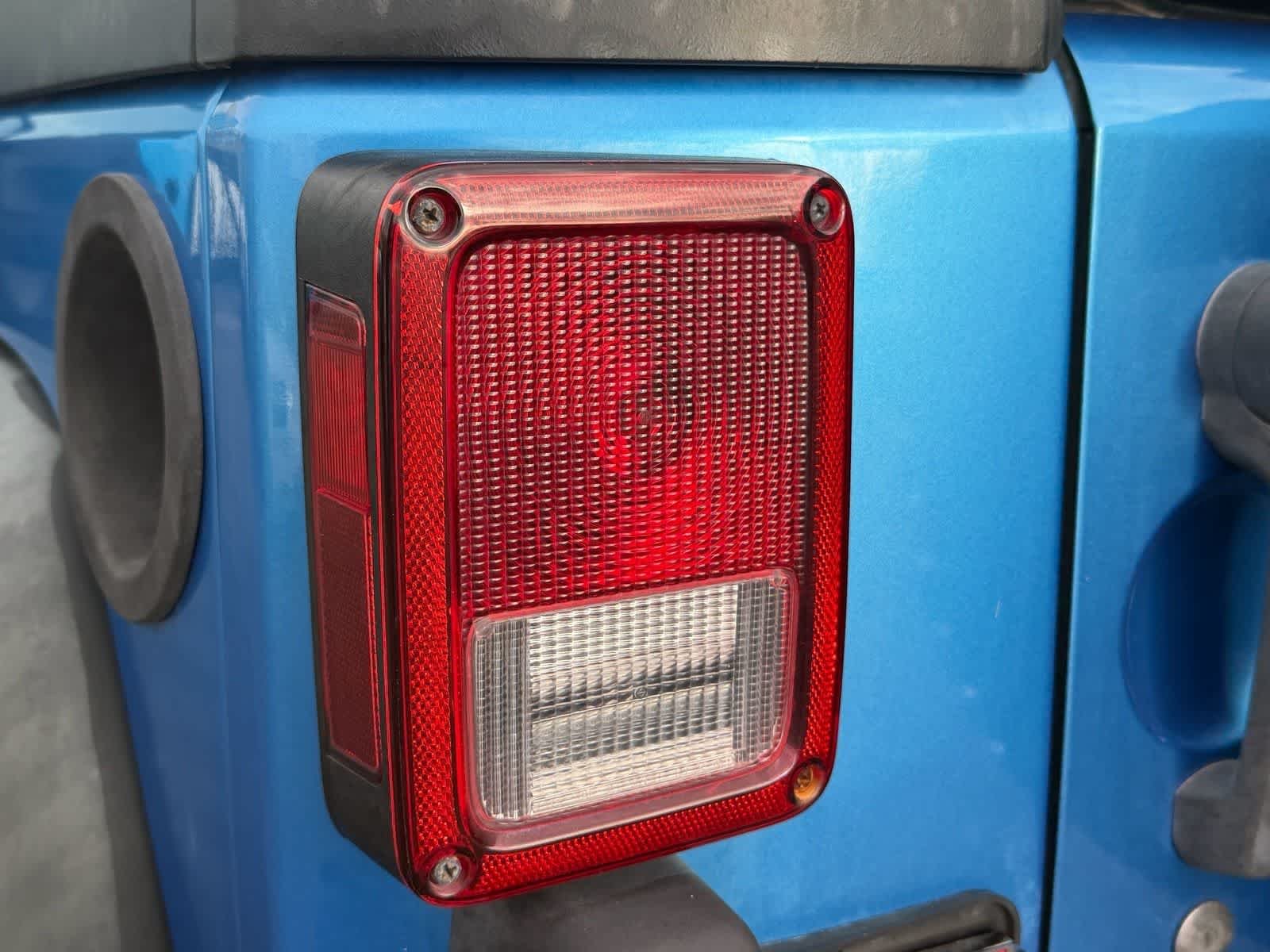 Used 2010 Surf Blue Pearl Jeep Islander image 22