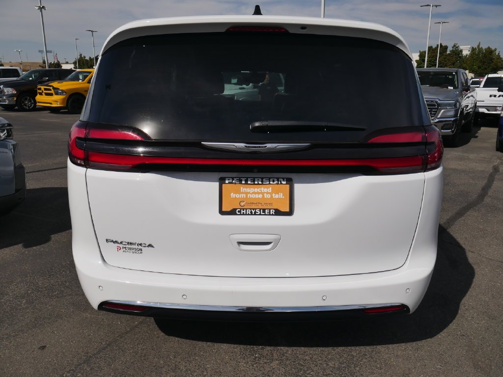 Certified Used 2025 White Chrysler Select image 21