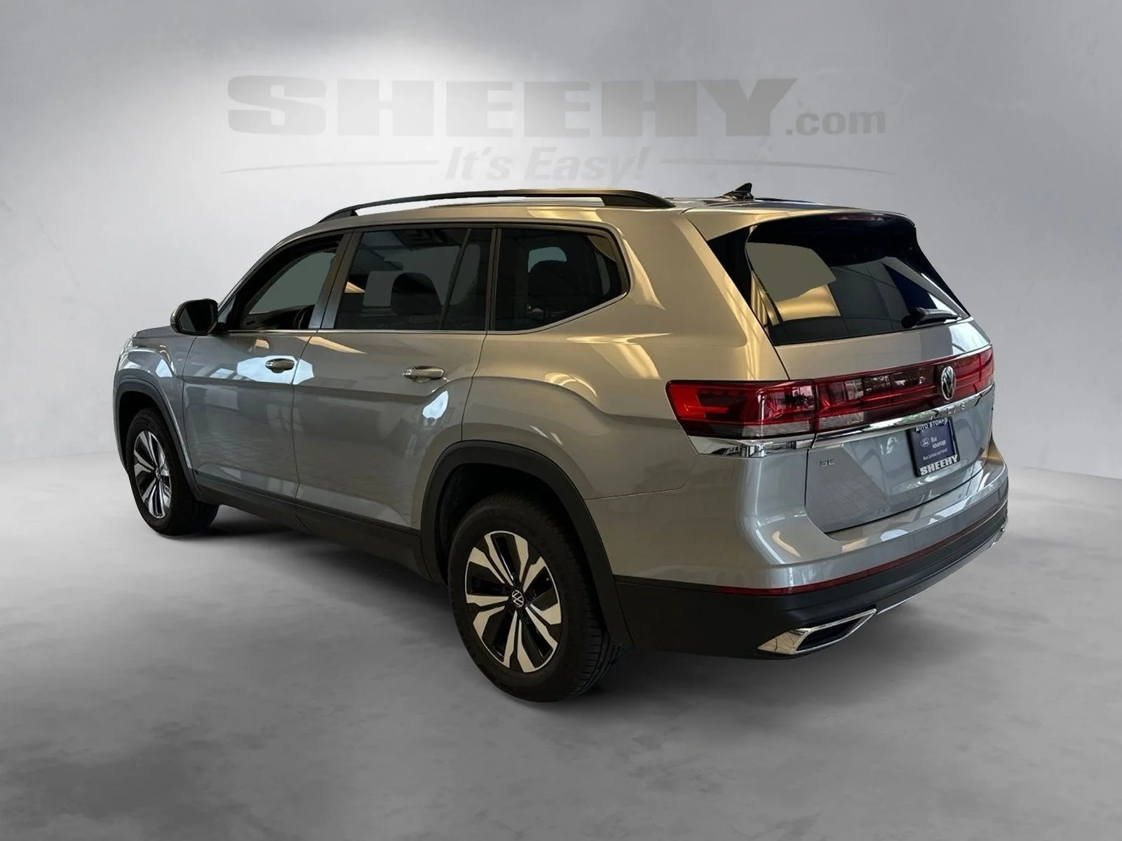 Used 2024 Silver Bird Metallic Volkswagen 2.0T SE image 11