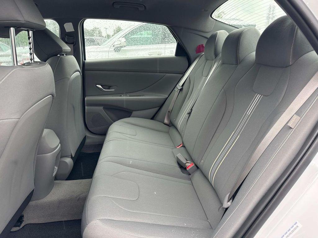 2025 Hyundai Elantra Blue - Photo 6