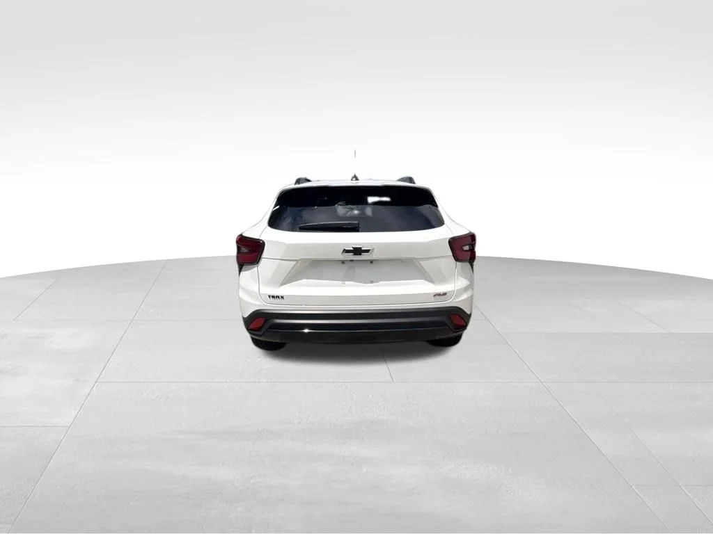 Used 2025 White Chevrolet 2RS image 7