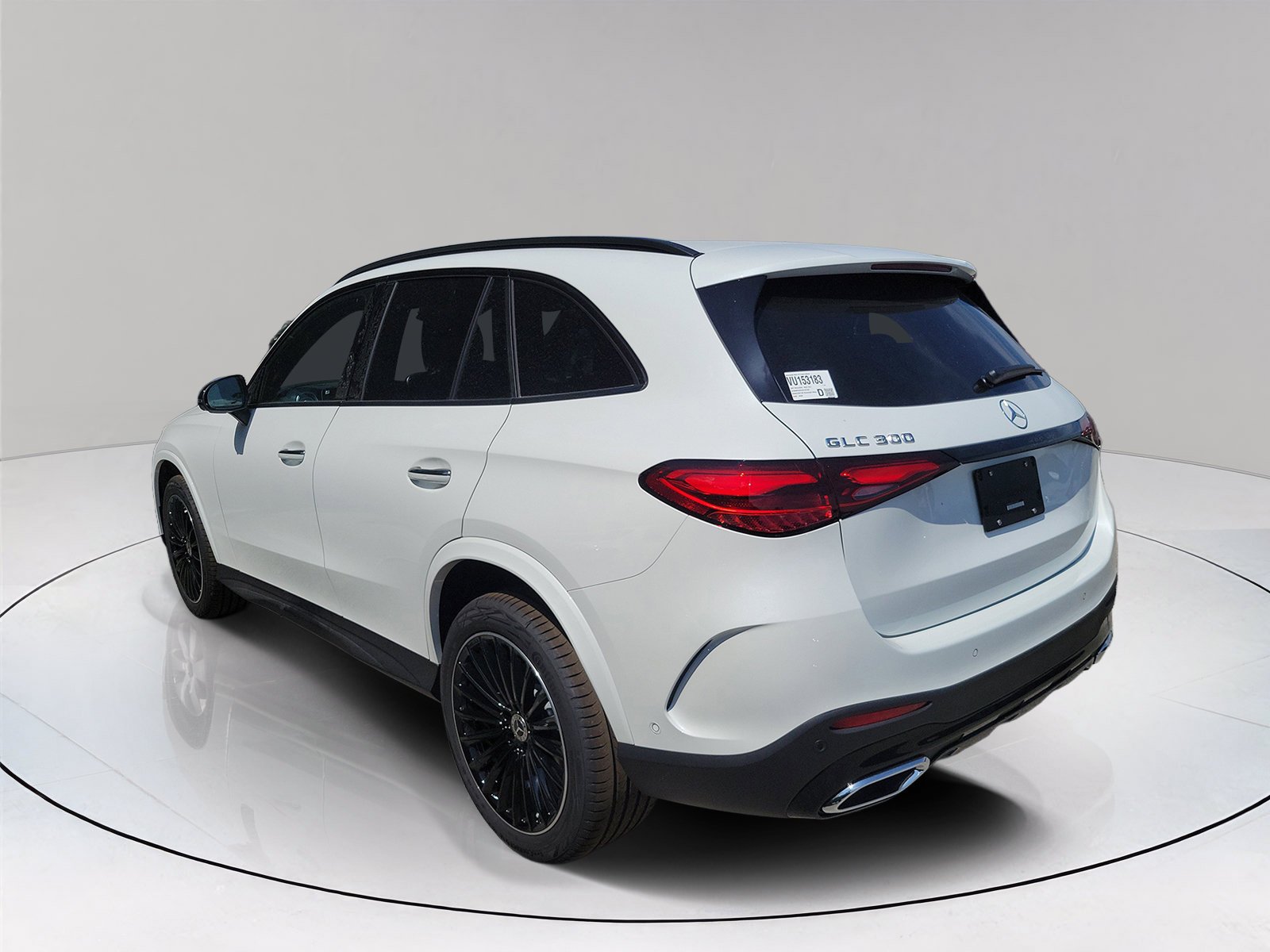 New 2027 MANUFAKTUR Moonlight White Metallic Mercedes-Benz GLC 300 image 33