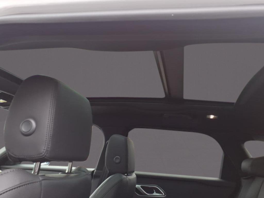 New 2026 Fuji White LAND ROVER Dynamic SE image 5