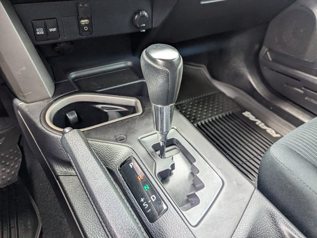 Used 2018  Toyota LE image 18