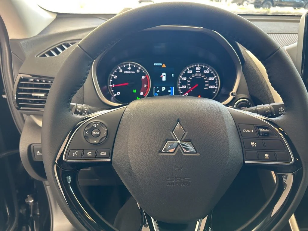 New 2026 Black Mitsubishi SE image 40
