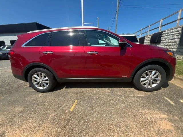 Used 2016 Red Kia LX image 3