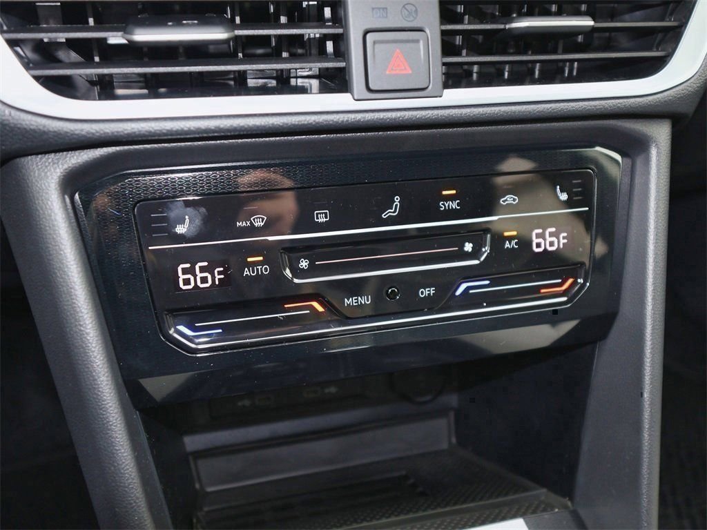New 2026 Black Volkswagen 1.5T SE image 18