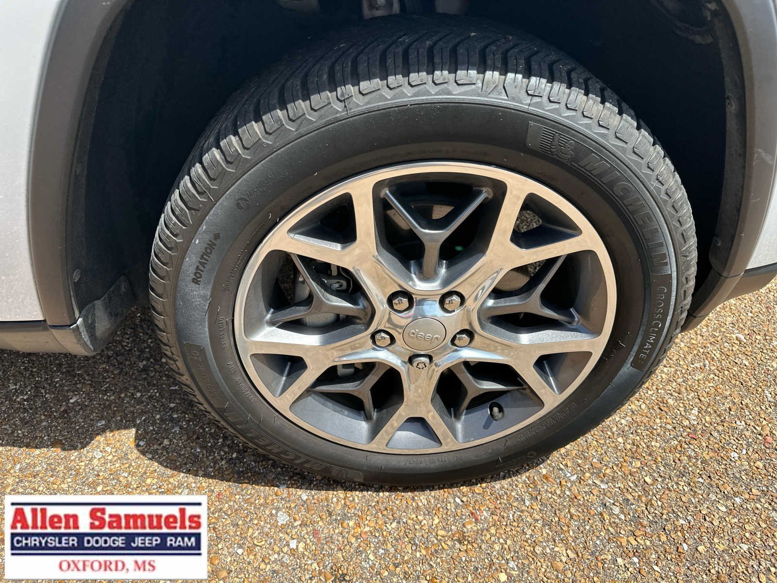 Used 2022 Bright White Clearcoat Jeep Limited image 53