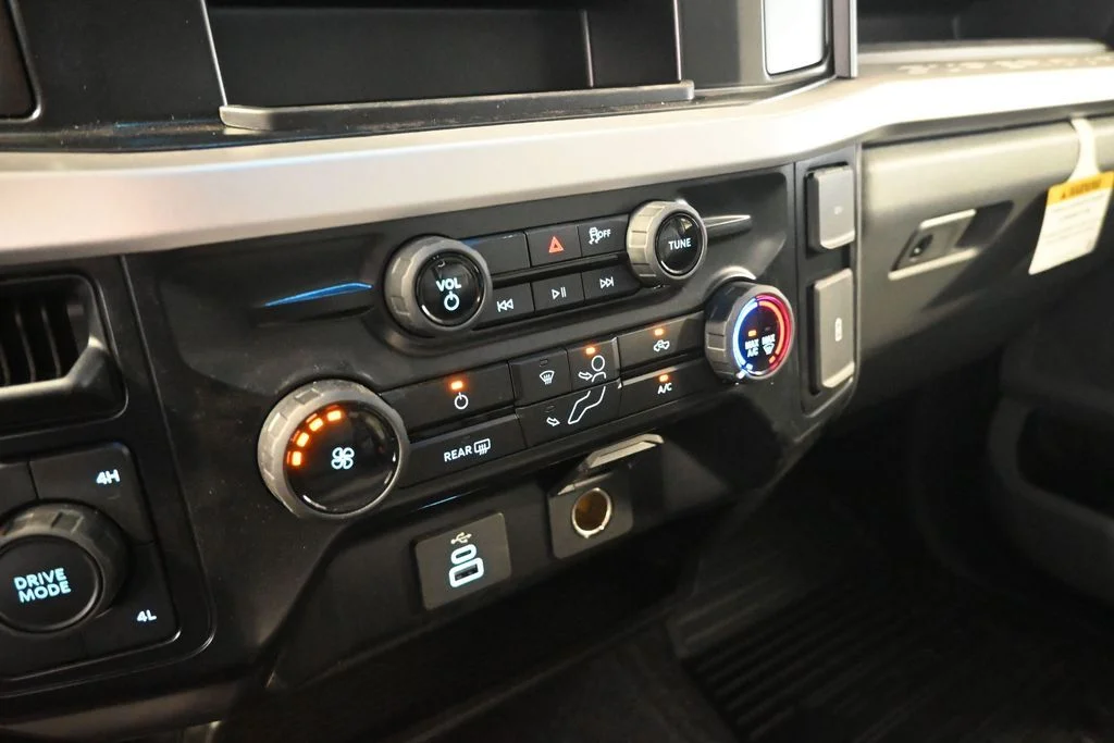 2025 Ford F-450 Super Duty Chassis Cab XL - Photo 17