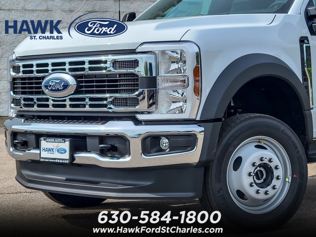 New 2026 Oxford White Ford F-450® XL image 2