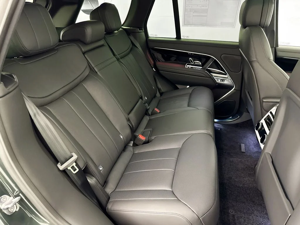 New 2026 Belgravia Green Land Rover SE image 28