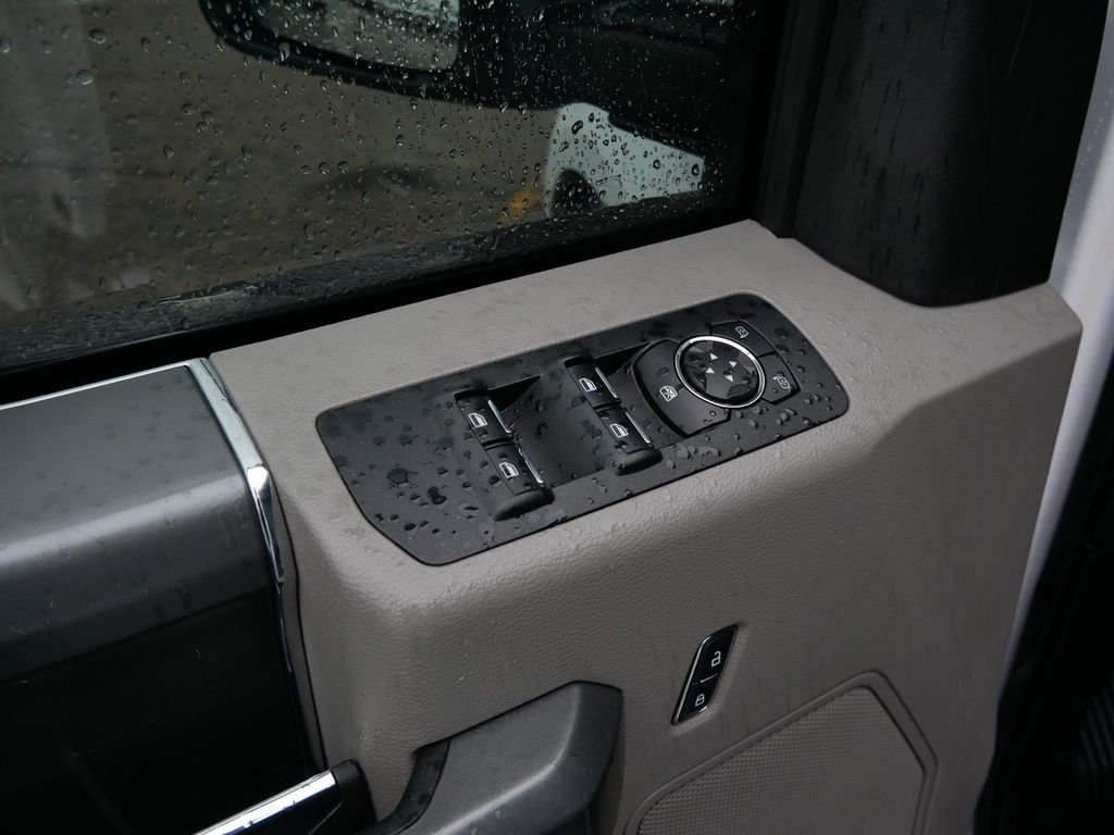Used 2016 White Ford XLT image 16