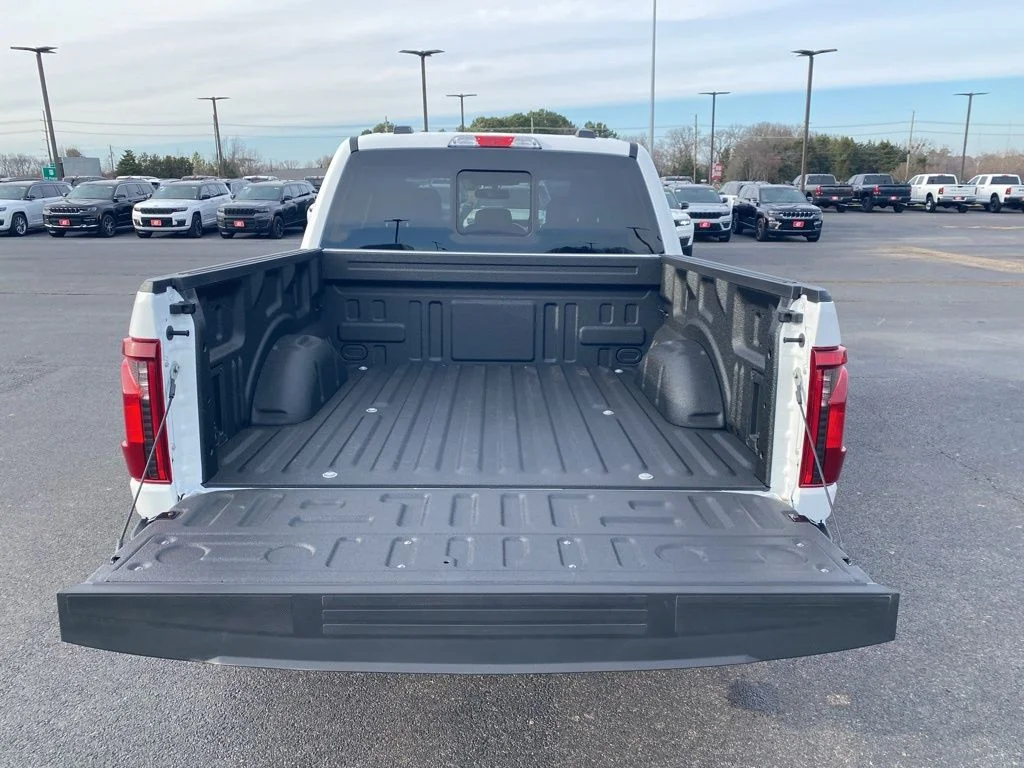 New 2026 Oxford White Ford XLT image 42